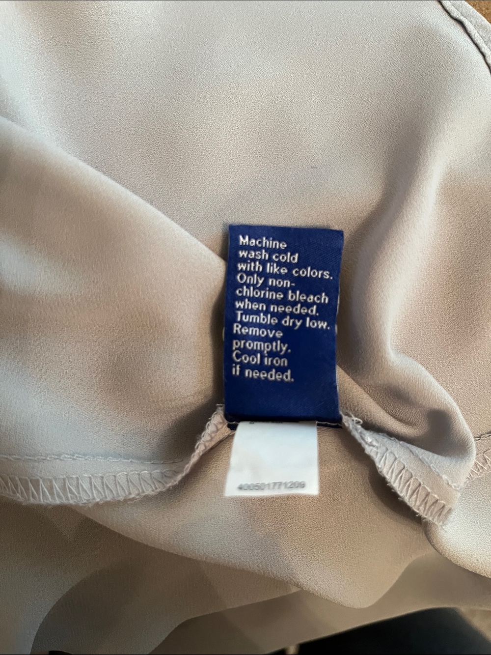 Apt. 9 Sleeveless Button-Front Shell Top in Light Gray - Picture 4 of 4
